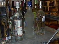 20x fles sterke drank, wo. bökland peach vodka liqueur 70cl, stolichnaya vodka 70cl, ciroc red berry vodka 70cl, tito's handmade vodka 1.75l, smirnoff vodka - afbeelding 4 van  5