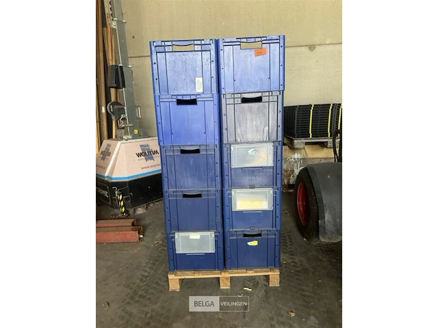 ± 20x plastieke stapelbare bakken - afbeelding 1 van  4
