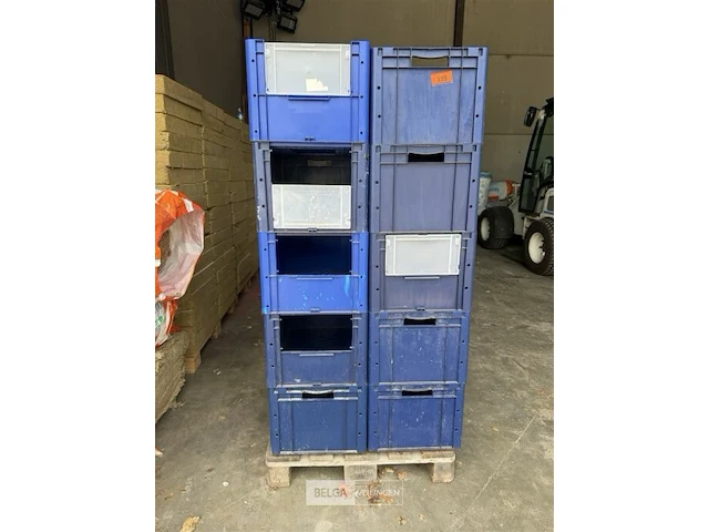 ± 20x plastieke stapelbare bakken - afbeelding 1 van  4