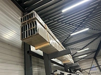 21 aluminium kokers, afmetingen 200 x 65 x 3 mm, lengte 6000mm