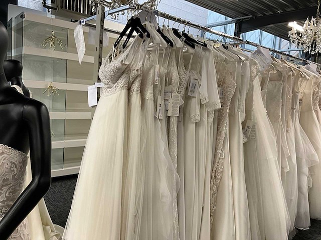 21 bruidsjurken rosa clara aire (totaalprijs) - afbeelding 26 van  34