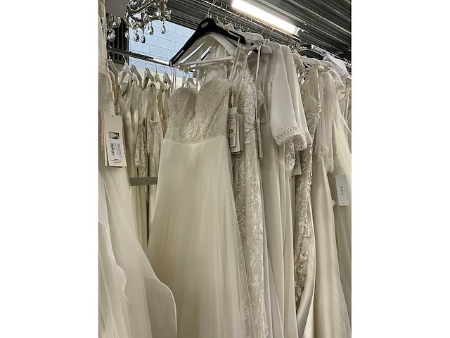 21 bruidsjurken rosa clara aire (totaalprijs) - afbeelding 30 van  34