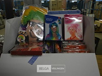 ±21 div carnavalpruiken - afbeelding 1 van  4