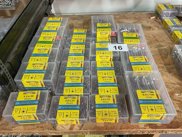 21 dozen houtschroeven met bits - afbeelding 1 van  5