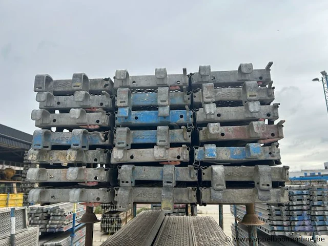 21 steigerplanken afix 3.07m, maximale belasting 3 kn/m². - afbeelding 2 van  3