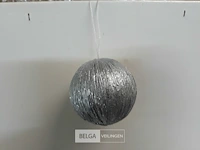 21 x kerstbal pvc zilver met glitters 6 cm - afbeelding 3 van  3