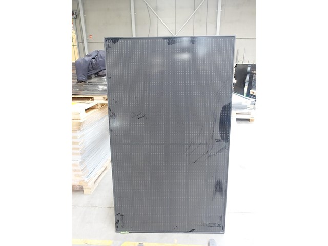 21 x zonnepaneel dmegc 370 m6 60 hbb (7.770 wp) - afbeelding 1 van  3