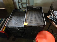 21 zwarte platte stapelbakken - afbeelding 2 van  2