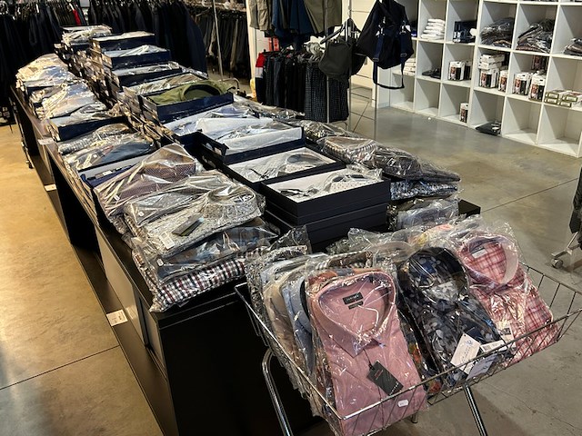 210 herenhemden - afbeelding 1 van  13