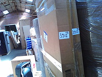 2,13m x 1,22m metalen prieel met dubbele afsluitbare schuifdeur - afbeelding 2 van  10