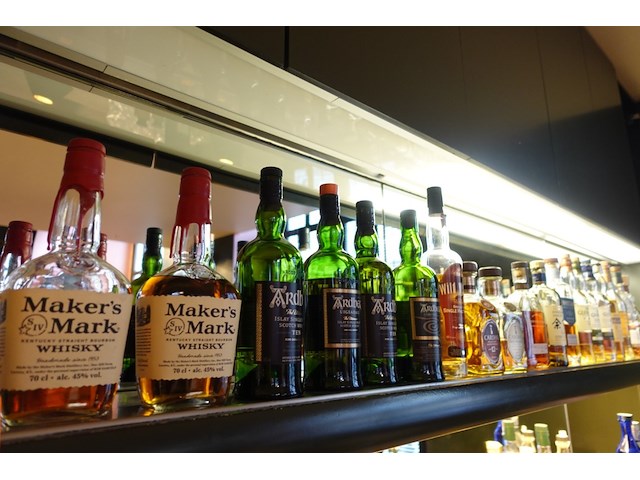 21x diverse flessen whisky - afbeelding 1 van  6