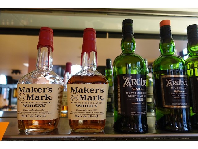 21x diverse flessen whisky - afbeelding 2 van  6