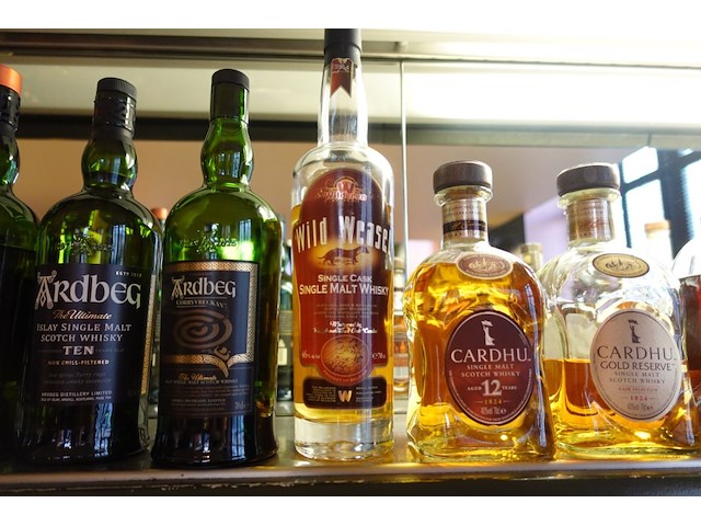 21x diverse flessen whisky - afbeelding 3 van  6