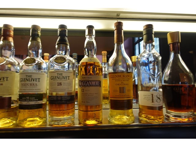21x diverse flessen whisky - afbeelding 5 van  6
