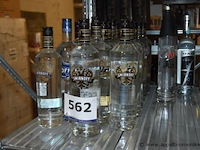 21x fles vodka, smirnoff, black small batch, 1l, 40% vol - afbeelding 1 van  3