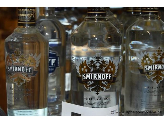 21x fles vodka, smirnoff, black small batch, 1l, 40% vol - afbeelding 2 van  3