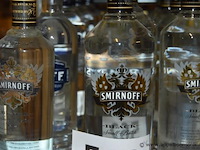 21x fles vodka, smirnoff, black small batch, 1l, 40% vol - afbeelding 2 van  3