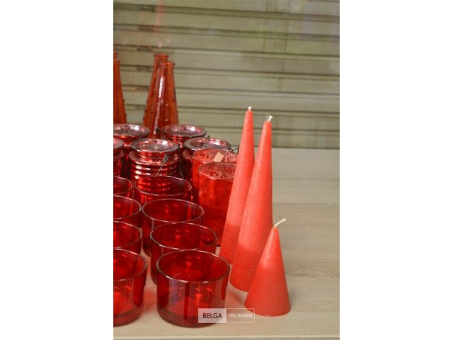 ±22 div decoratie; theelichtjes, vaasjes en kaarsjes - afbeelding 3 van  4