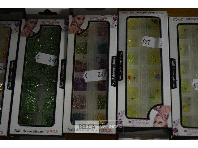 ±22 doosjes div nagel deco - afbeelding 3 van  4