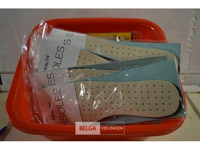 ±22 paar div. zolen - afbeelding 1 van  2