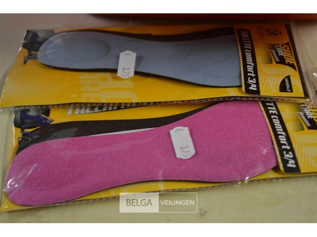 ±22 paar div. zolen - afbeelding 2 van  2