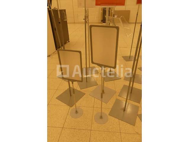 22 vrijstaande displays - afbeelding 7 van  7