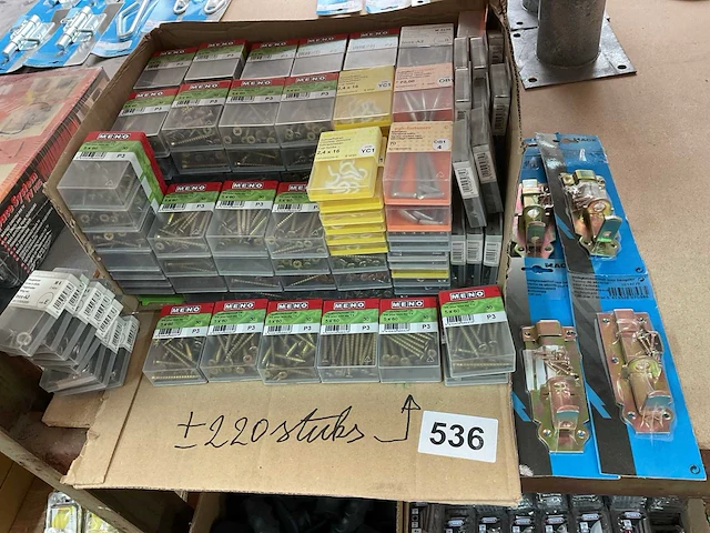 220 blisters bevestigingen - afbeelding 1 van  9