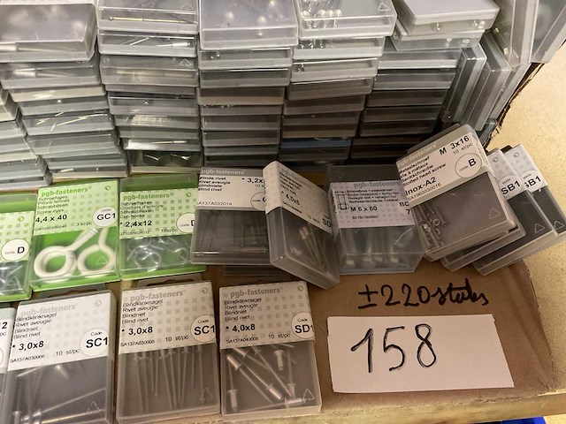 220 blisters met bevestigingen - afbeelding 3 van  7