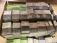 220 blisters met bevestigingen - afbeelding 5 van  7