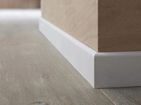 220 lm plinten 2200x68x11mm