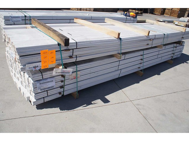 226,8 lm vuren plint recht 12x55mm - afbeelding 1 van  5