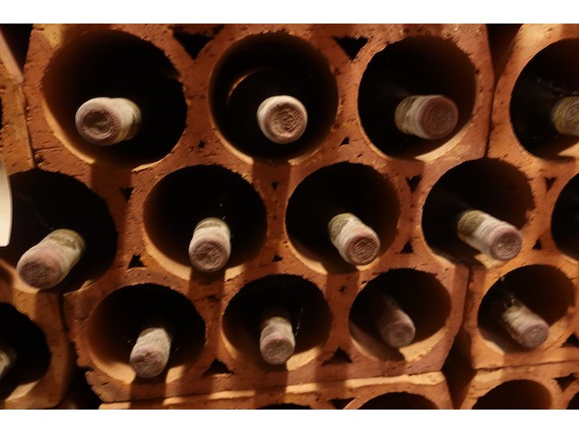 22x 75cl chateau teyssier grand cru 1975 - afbeelding 4 van  6