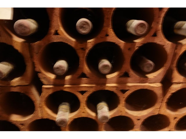 22x 75cl chateau teyssier grand cru 1975 - afbeelding 5 van  6