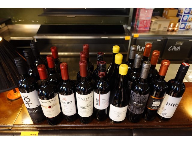 22x fles diverse rode wijnen - afbeelding 2 van  4