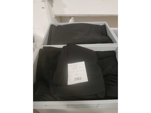 22x zwart nap receptietafel gebruikt (22x) excl. bak - afbeelding 1 van  1