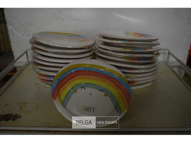 22x8st kartonnen bordjes ø23cm - afbeelding 1 van  3