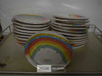 22x8st kartonnen bordjes ø23cm - afbeelding 1 van  3