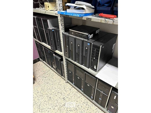 23 desktops verschillende modellen - afbeelding 1 van  4