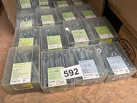 23 dozen hout bouten en moeren - afbeelding 2 van  9
