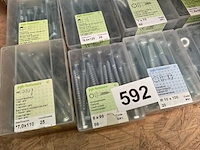 23 dozen hout bouten en moeren - afbeelding 3 van  9