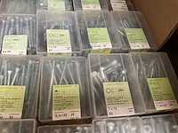 23 dozen hout bouten en moeren - afbeelding 4 van  9