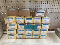 23 dozen moeren; puntduimen; schroefogen - afbeelding 1 van  5