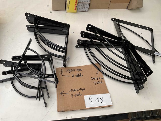 23 zwarte plank dragers - afbeelding 1 van  5