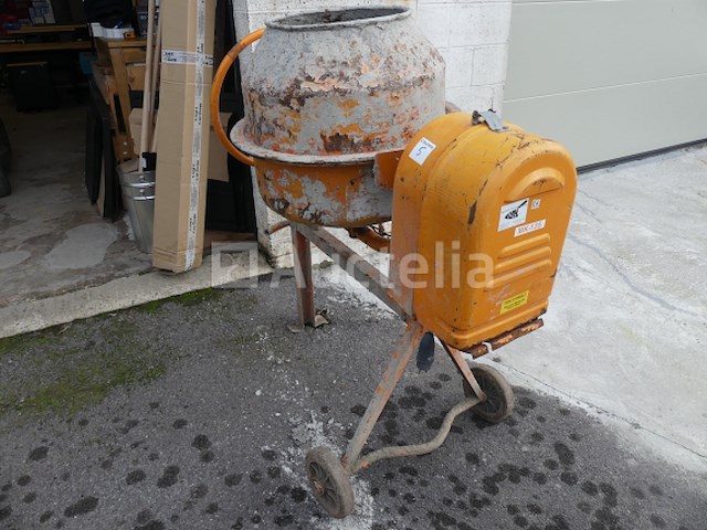230v elektrische betonmolen maakt en model is onleesbaar - afbeelding 3 van  8