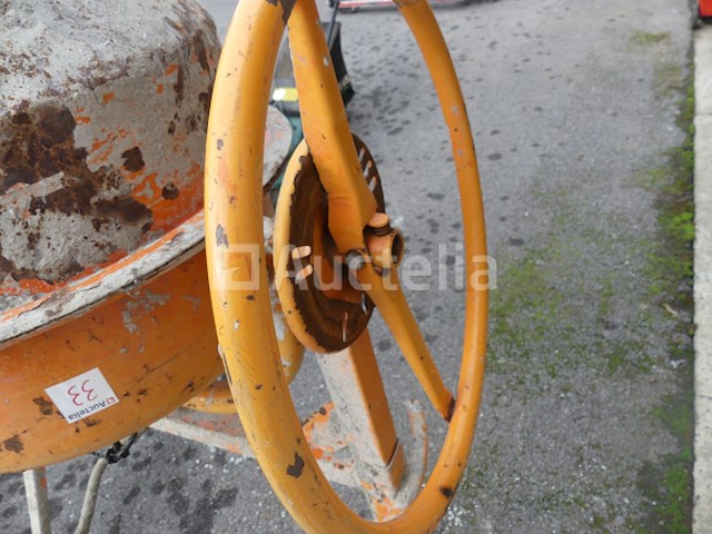 230v elektrische betonmolen maakt en model is onleesbaar - afbeelding 4 van  8