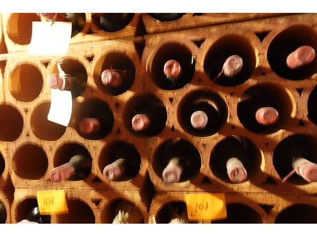 23x 75cl chateau guillot 1966 - afbeelding 4 van  4