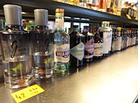 23x diverse flessen gin - afbeelding 1 van  4