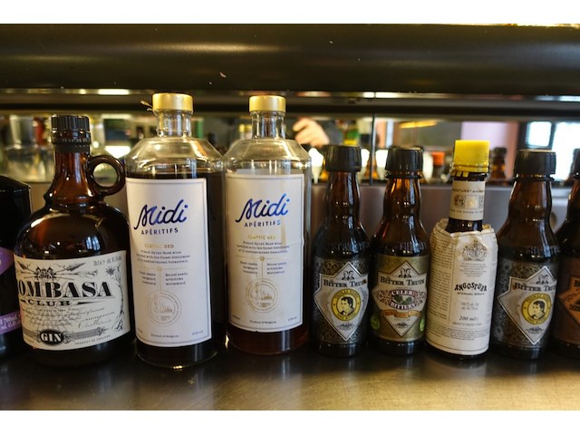 23x diverse flessen gin - afbeelding 3 van  4