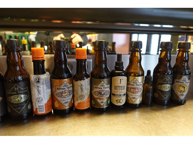 23x diverse flessen gin - afbeelding 4 van  4