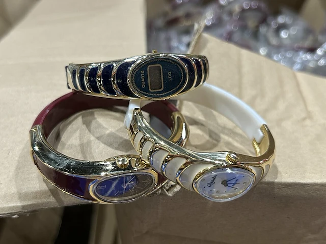 24 digitale klok + 2 dozen horloges - afbeelding 6 van  7